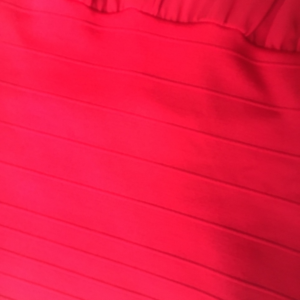 Red dress - Picture 6 of 8